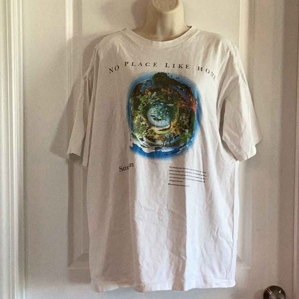 VINTAGE 1990 SMITHSONIAN TSHIRT earth, no place like home, animals, water XL?